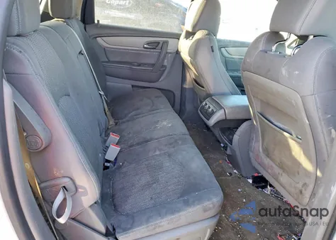 2015 Chevrolet Traverse Ls z USA, uszkodzony, nr VIN 1GNKVFKD5FJ326707